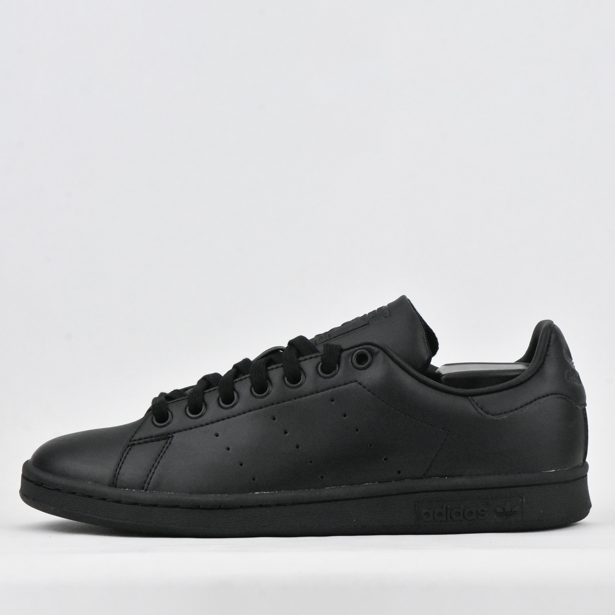 STAN SMITH