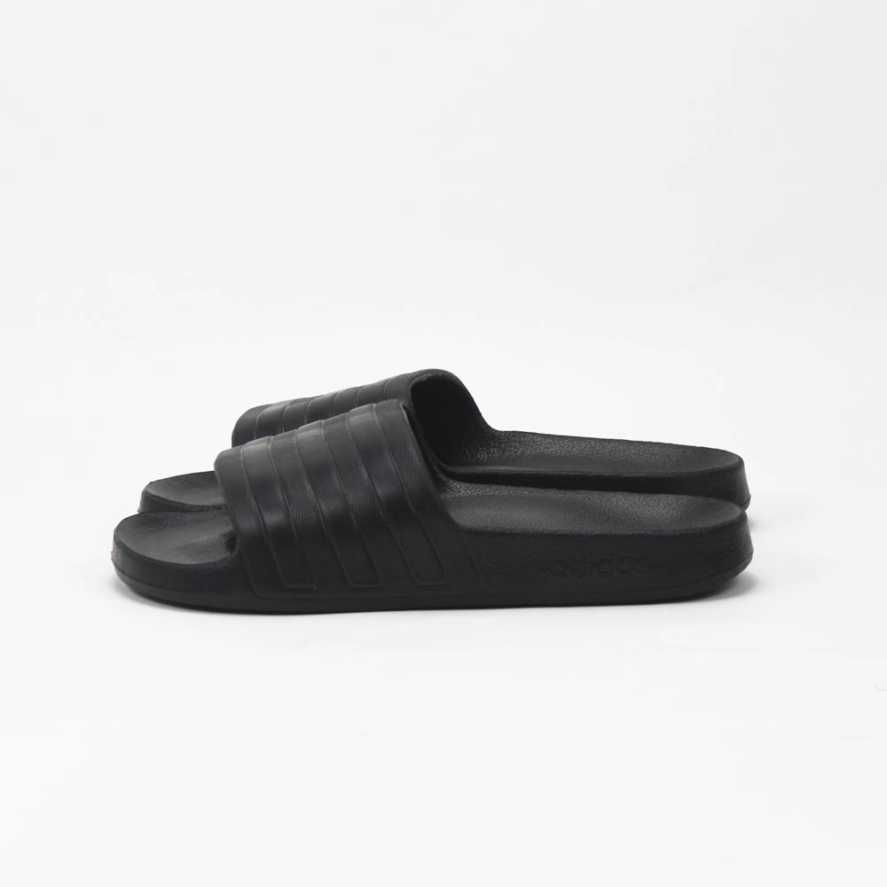 ADILETTE AQUA